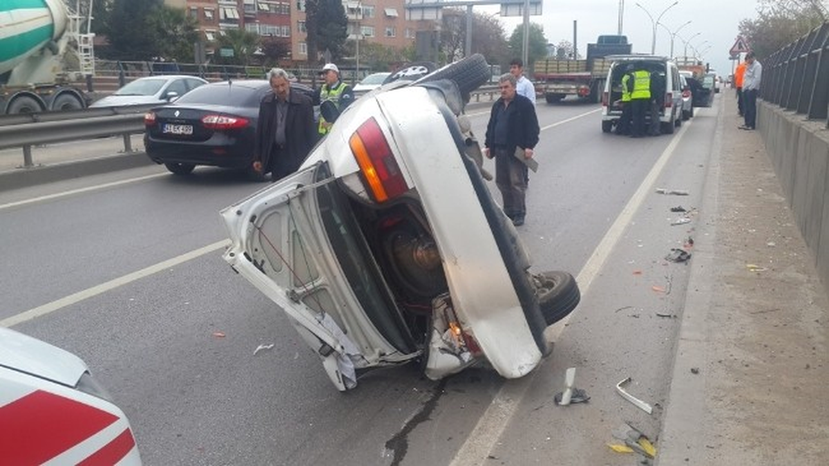 İzmit\'te Trafik Kazası: 1 Yaralı