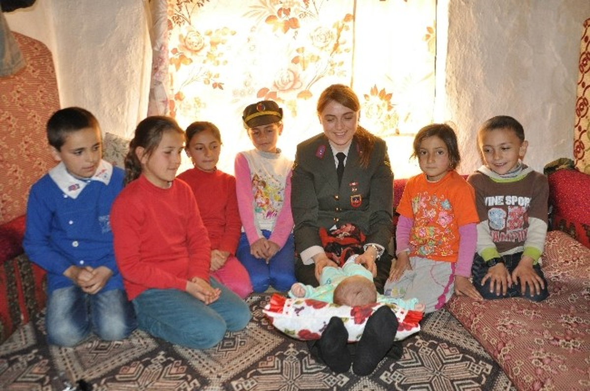 Jandarmadan "Hoş Geldin Melek Sefalar Getirdin" Projesine Destek