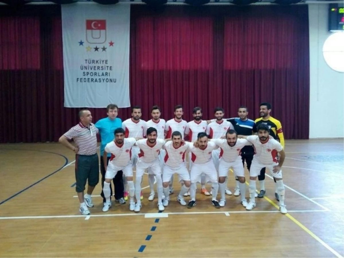 Kastamonu Üniversitesi Erkek Salon Futbolu Takımı\'ndan Büyük Başarı