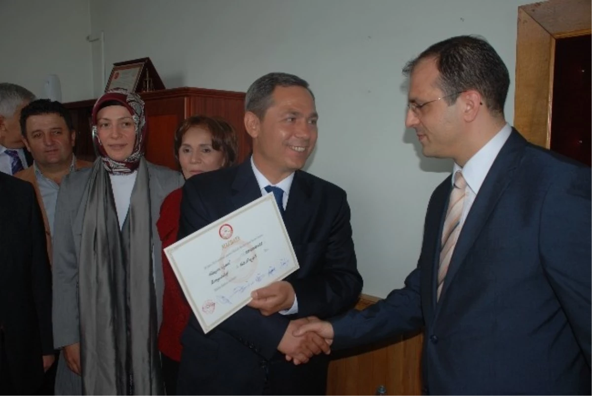 Kdz. Ereğli\'nin Yeni Belediye Başkanı Hüseyin Uysal Mazbatasını Aldı