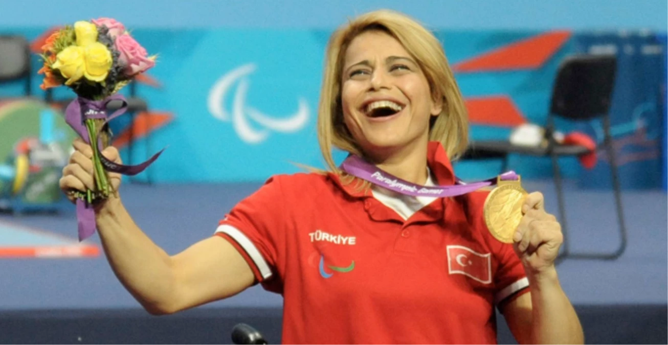 Nazmiye Muslu, Dünya Rekoru Kırarak Altın Madalya Kazandı