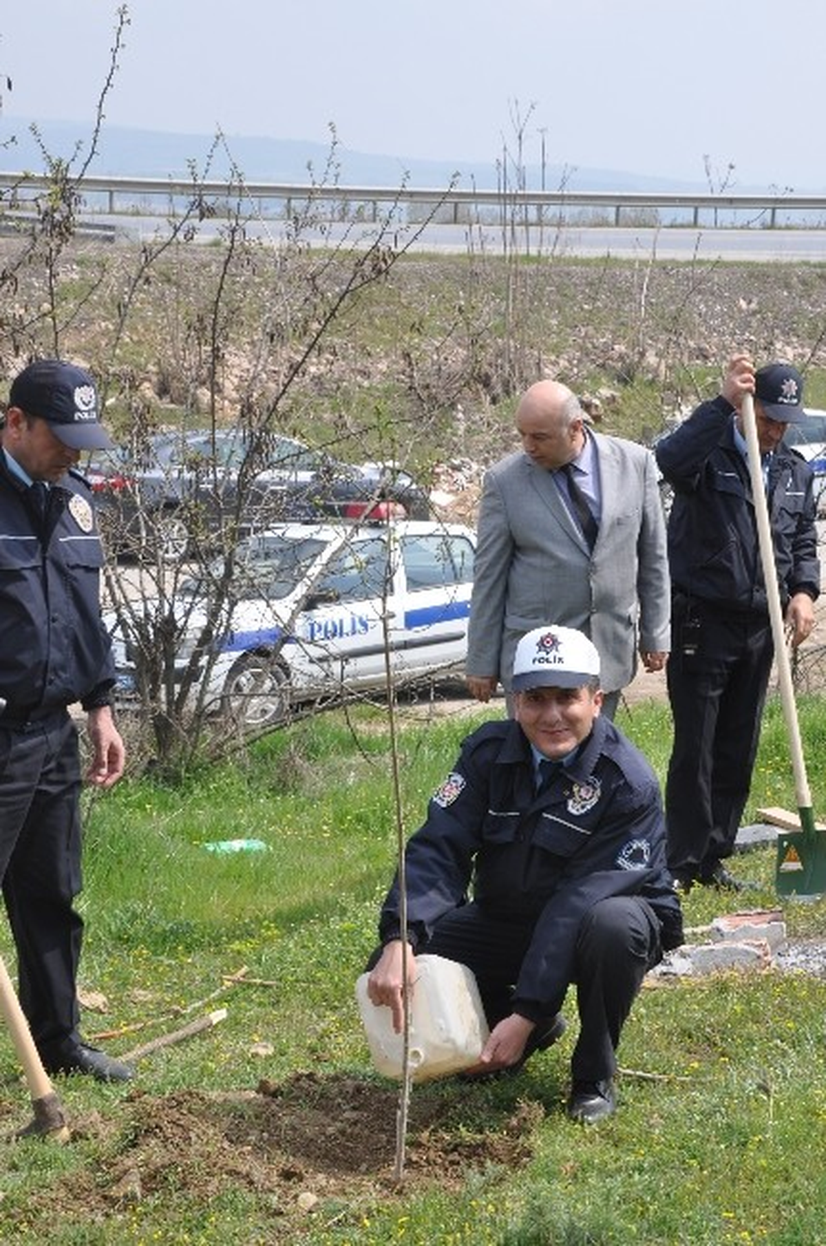 Polisler Fidan Dikti
