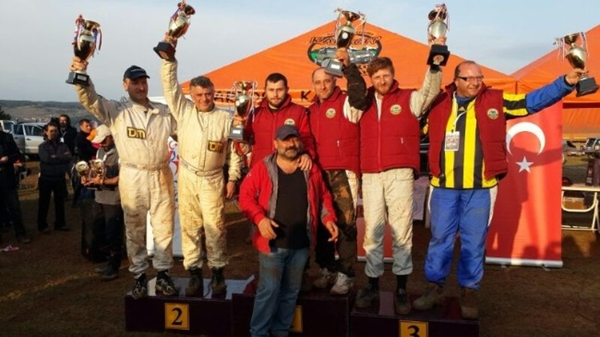 Sapancalı Pilotlar Türkiye Off-Road Şampiyonası\'dna İki Kupa Kazandı