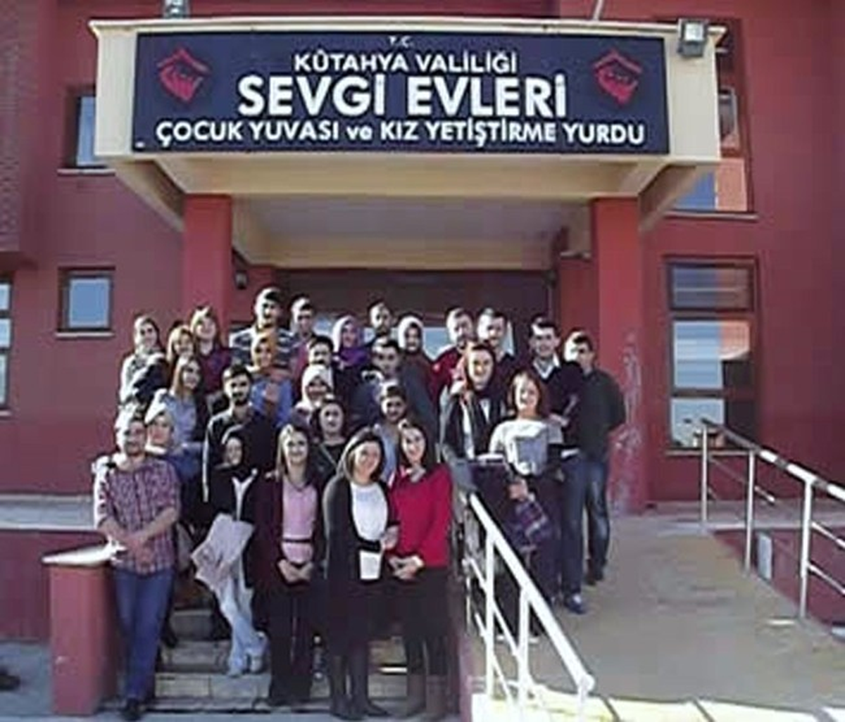 Şaphane Meslek Yüksekokulu Kültür ve Sanat Topluluğu Huzurevi ve Çocuk Yuvasını Ziyaret Etti