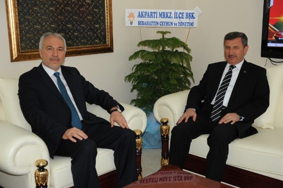 Vali Yılmaz\'dan Başkan Saraçoğlu\'na \'Tebrik\' Ziyareti