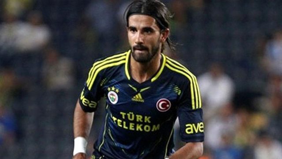 Fenerbahçeli Alper, Doğum Gününü Takımla Kutladı