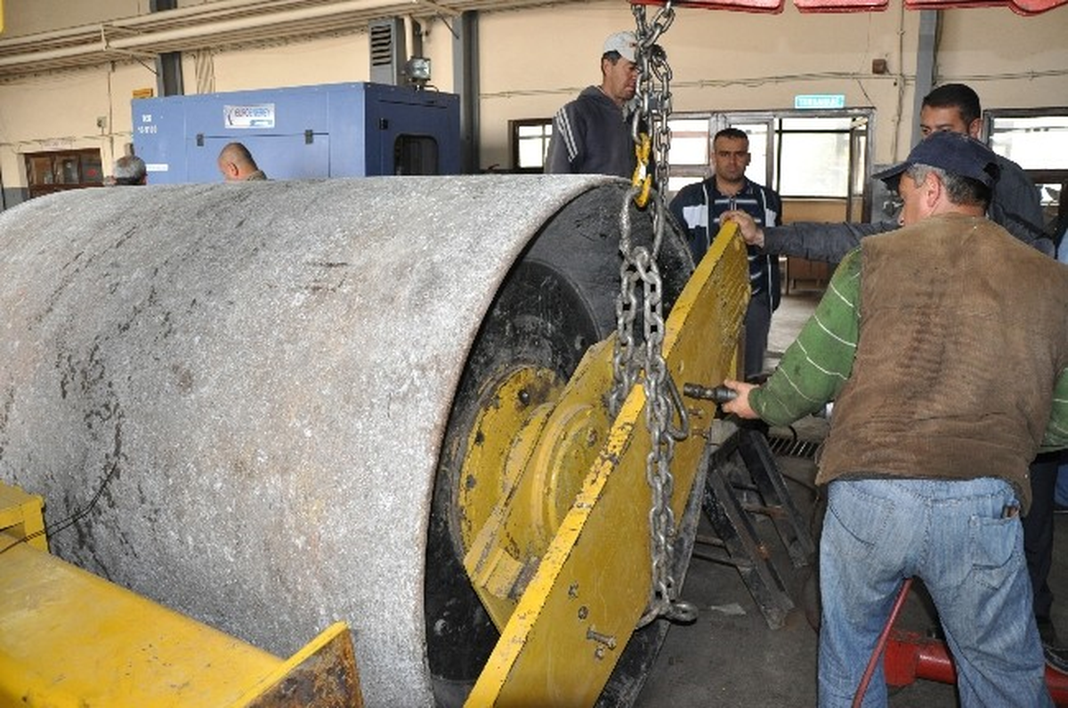 Asfalt Yapımında Kullanılan Silindir\'den 300 Kilo Esrar Çıktı