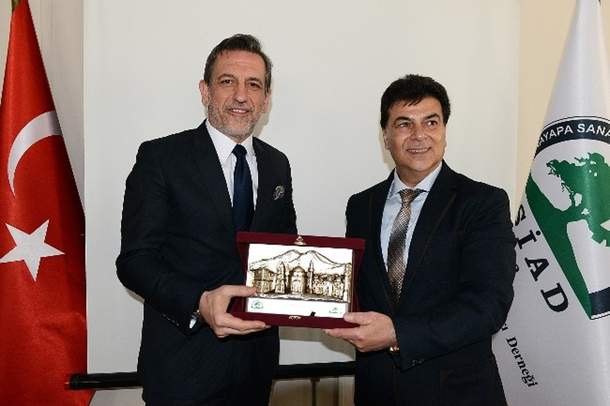 Burkay: "Artık İyi Olmak Yeterli Değil, Farklı Olmalıyız"