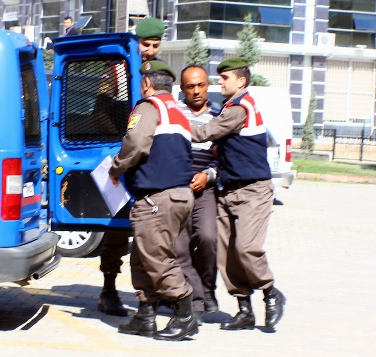 Eşini Yastıkla Boğan Zanlı Tutuklandı