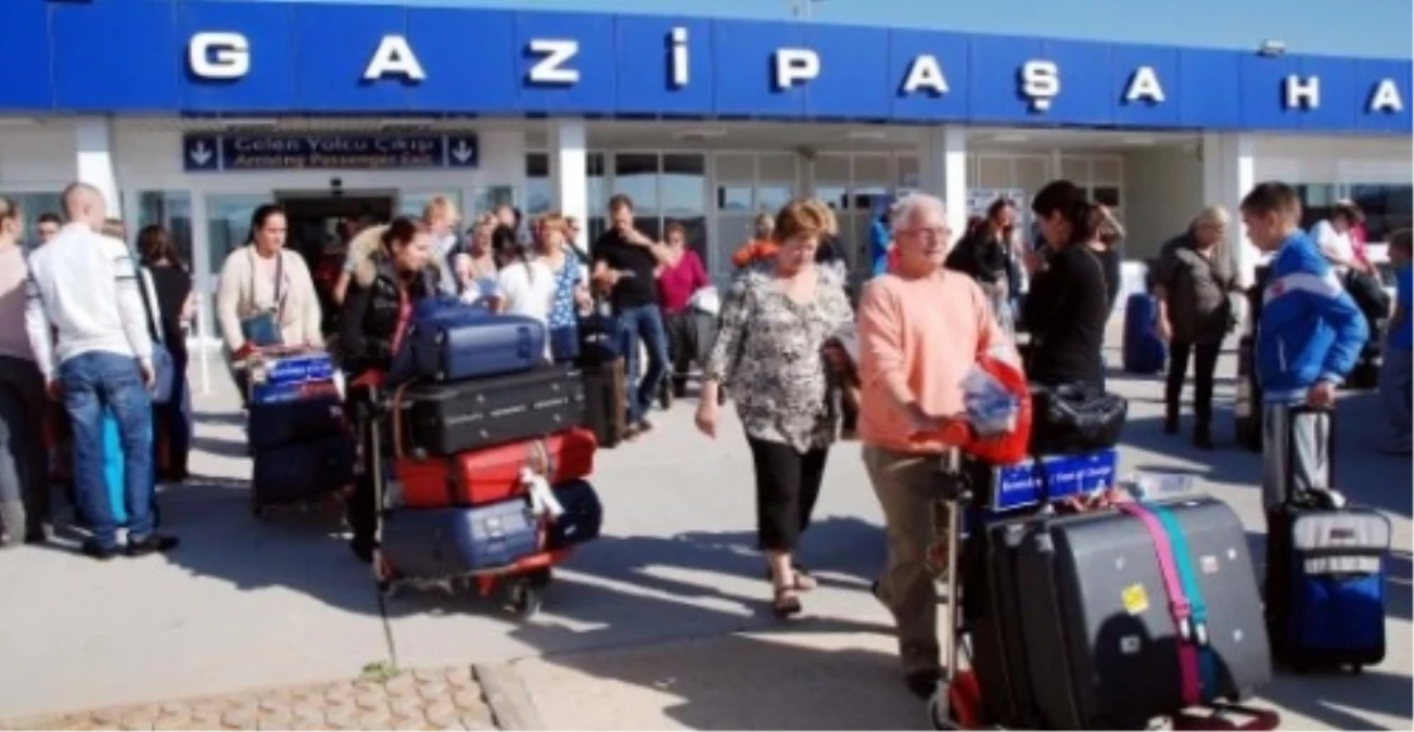 Gazipaşa Havaalanını 3 Ayda 51 Bin Yolcu Kullandı
