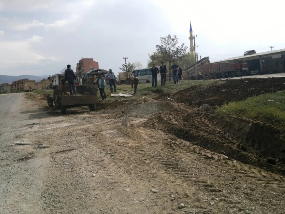 Hisarcık\'ta Tehlike Arz Eden Yol Trafiğe Kapatıldı