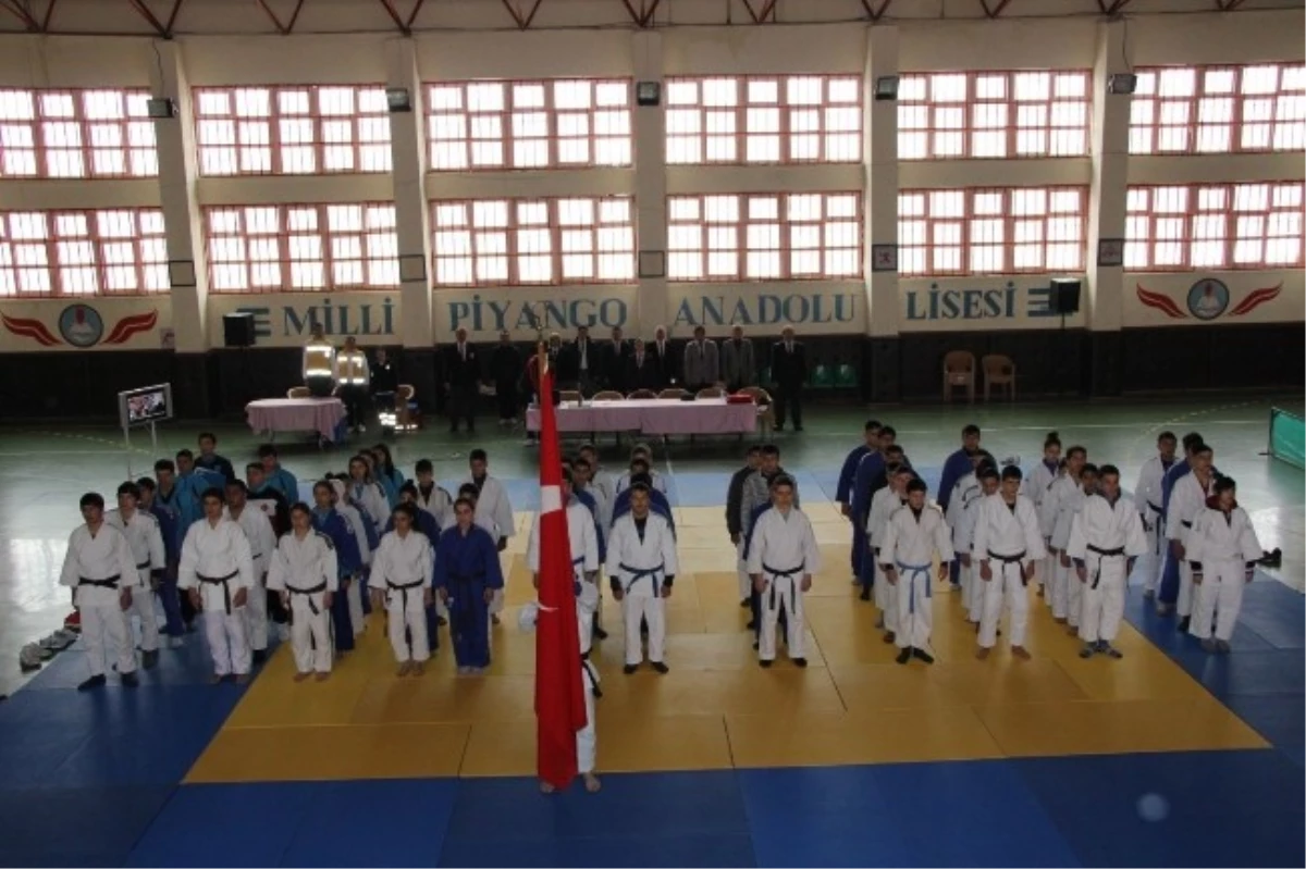 Judocular Erzincan\'da Mindere Çıktı