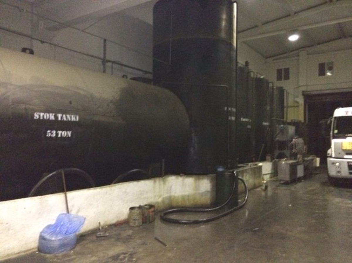 Kaçak Akaryakıt İmal Eden İş Yerlerine Operasyon