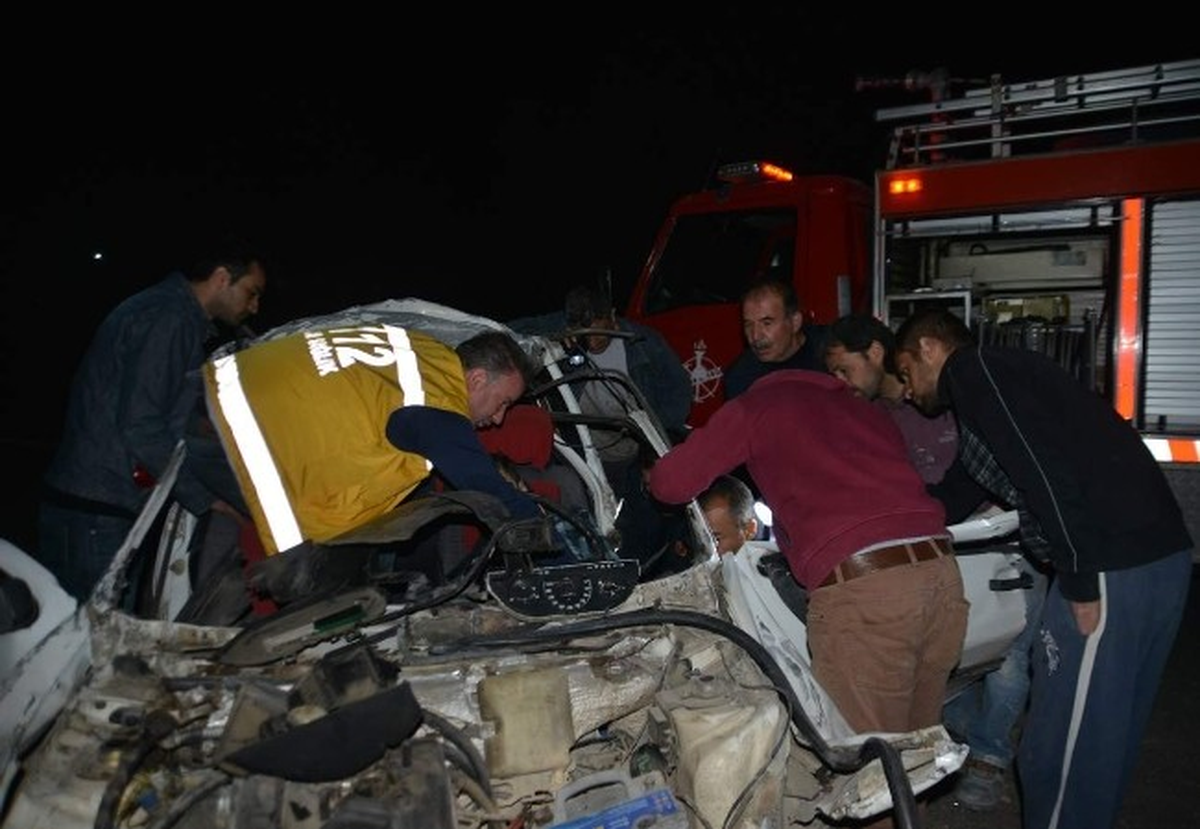 Kamyona Çarpan Otomobilde Can Pazarı