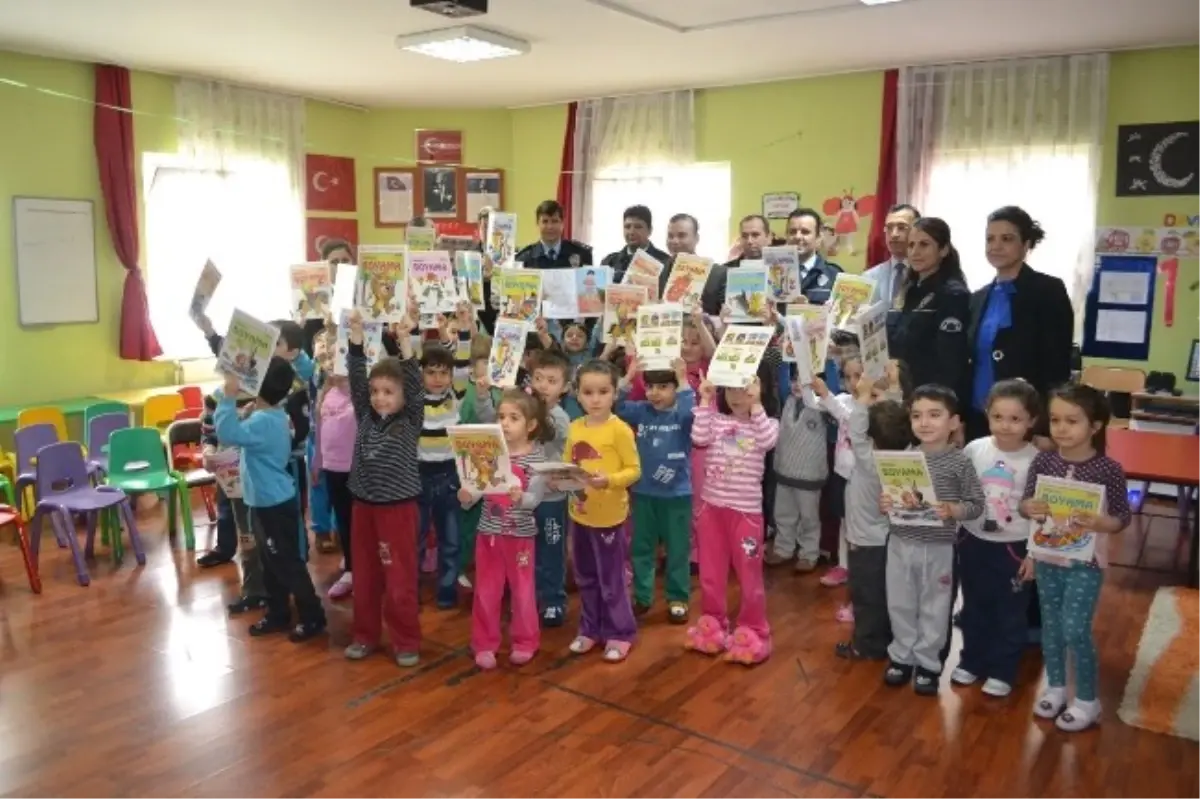 Kula Polisi, Anaokulu Öğrencilerini Ziyaret Etti