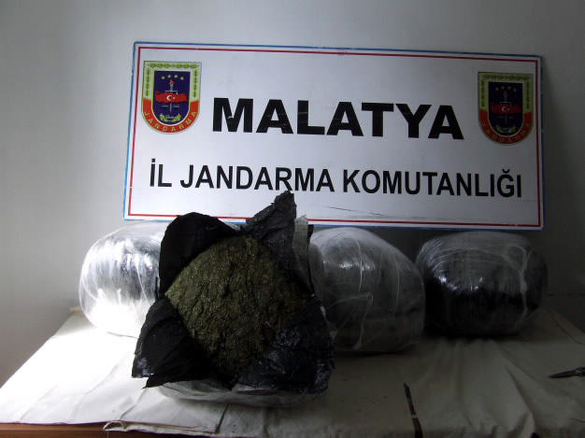 Malatya\'da 22 Kilo 650 Gram Kubar Esrar Ele Geçirildi