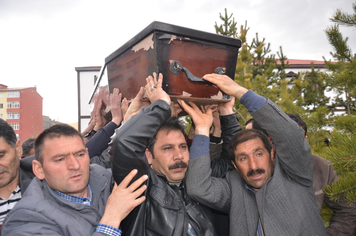 Mert Son Yolculuğuna Uğurlandı