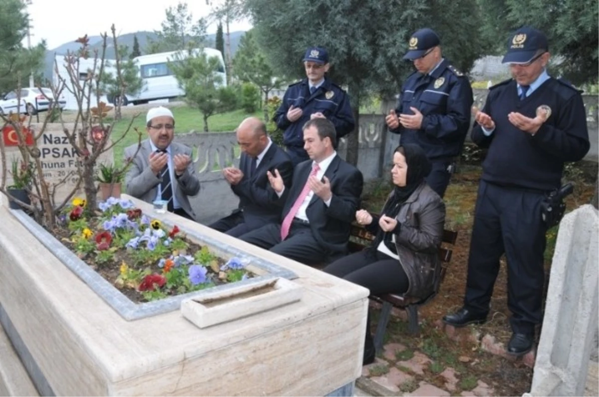 Tezsever, Şehit Polislerin Mezarlarını Ziyaret Etti