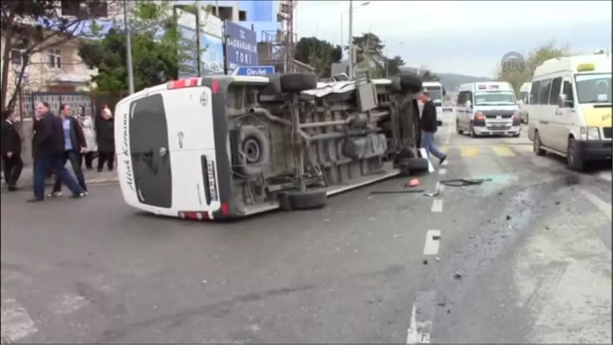 Yolcu minibüsleri çarpıştı: 9 yaralı