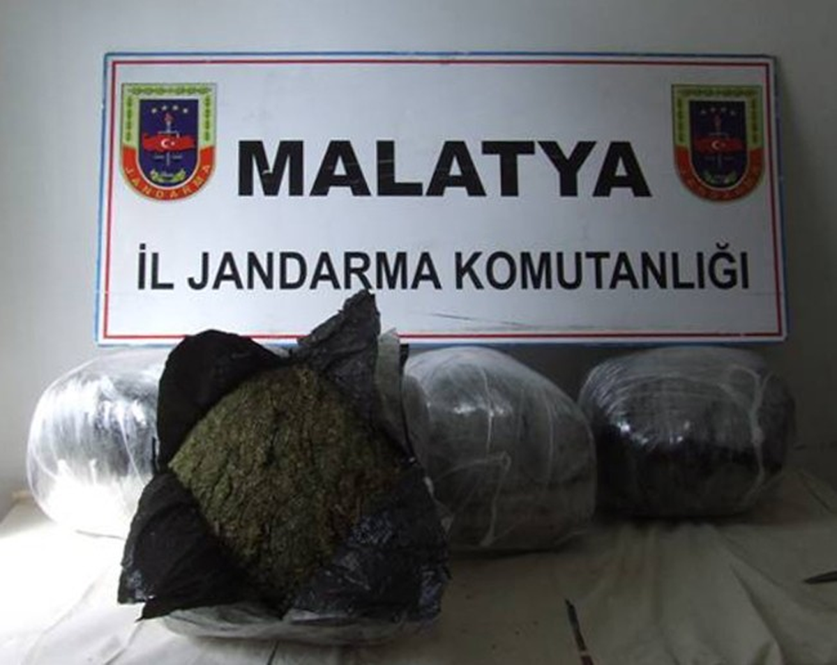 Malatya\'da Yolcu Otobüsünde Esrar Ele Geçirildi