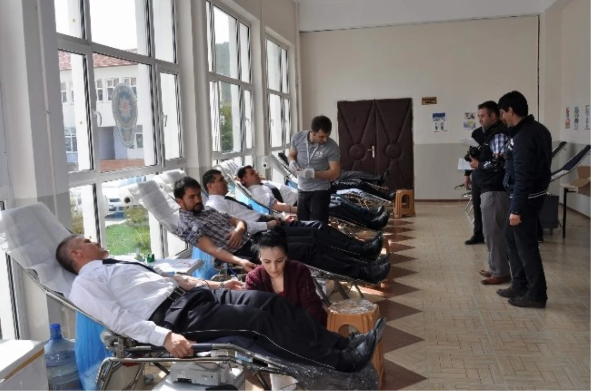 Yozgat Pmyo Öğrencilerinden Kızılay\'a Kan Bağışı