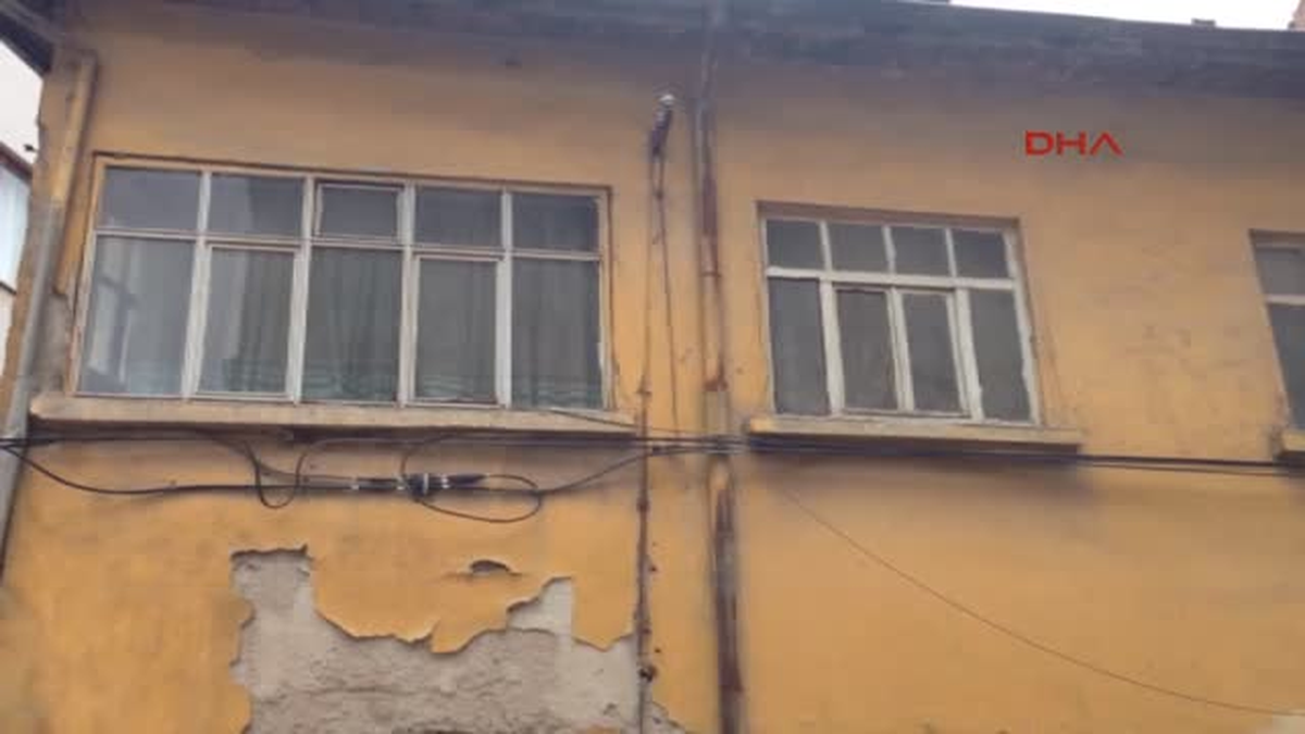 Düştü Denilen Kadını, Sevgilisi Dövülerek Öldürülmüş