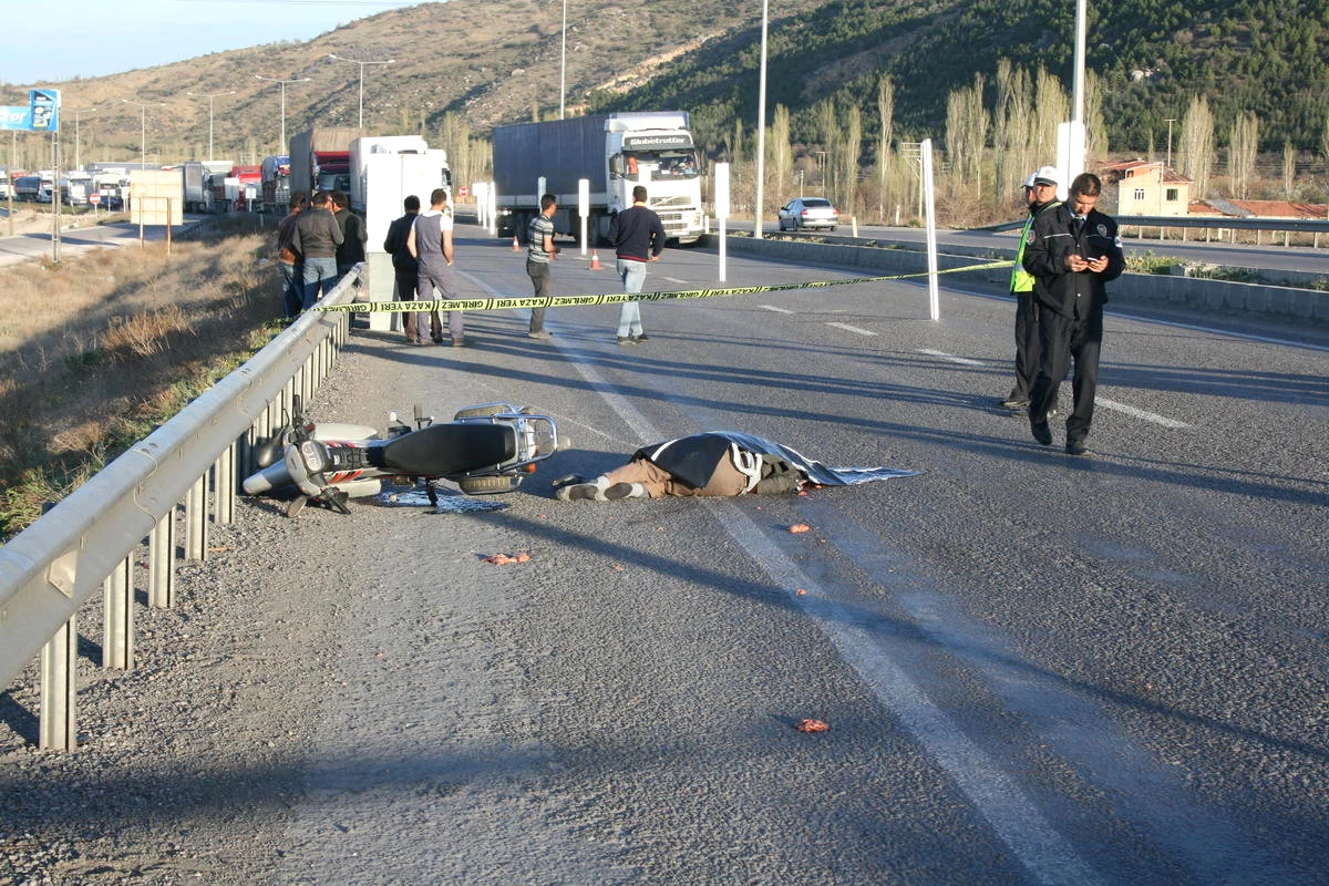 Afyonkarahisar\'da Trafik Kazası: 1 Ölü