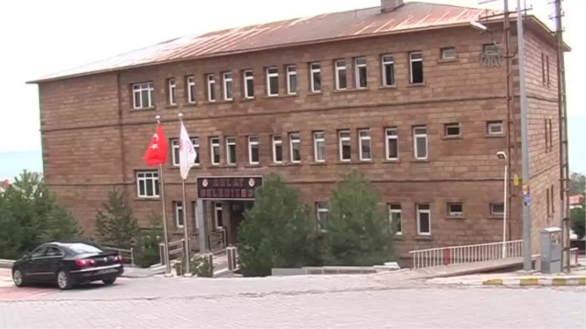 Ahlat Belediye Başkanı Çoban Mazbatasını Aldı