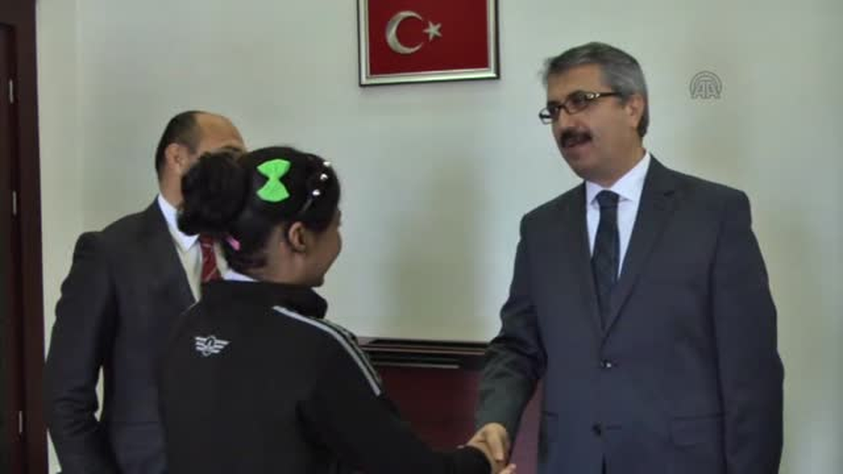 Başarılı Özel Sporcular Ödüllendirildi
