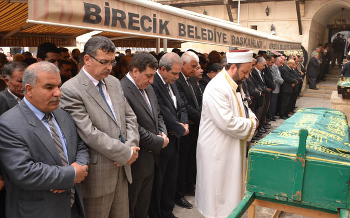 Başkan Güvenç, Taziye Ziyareti İçin Birecik\'te