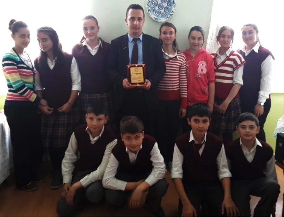 Hisarcık Cumhuriyet Ortaokulu Türk Halk Müziği Korosu \'Korolar Şenliği\'nde