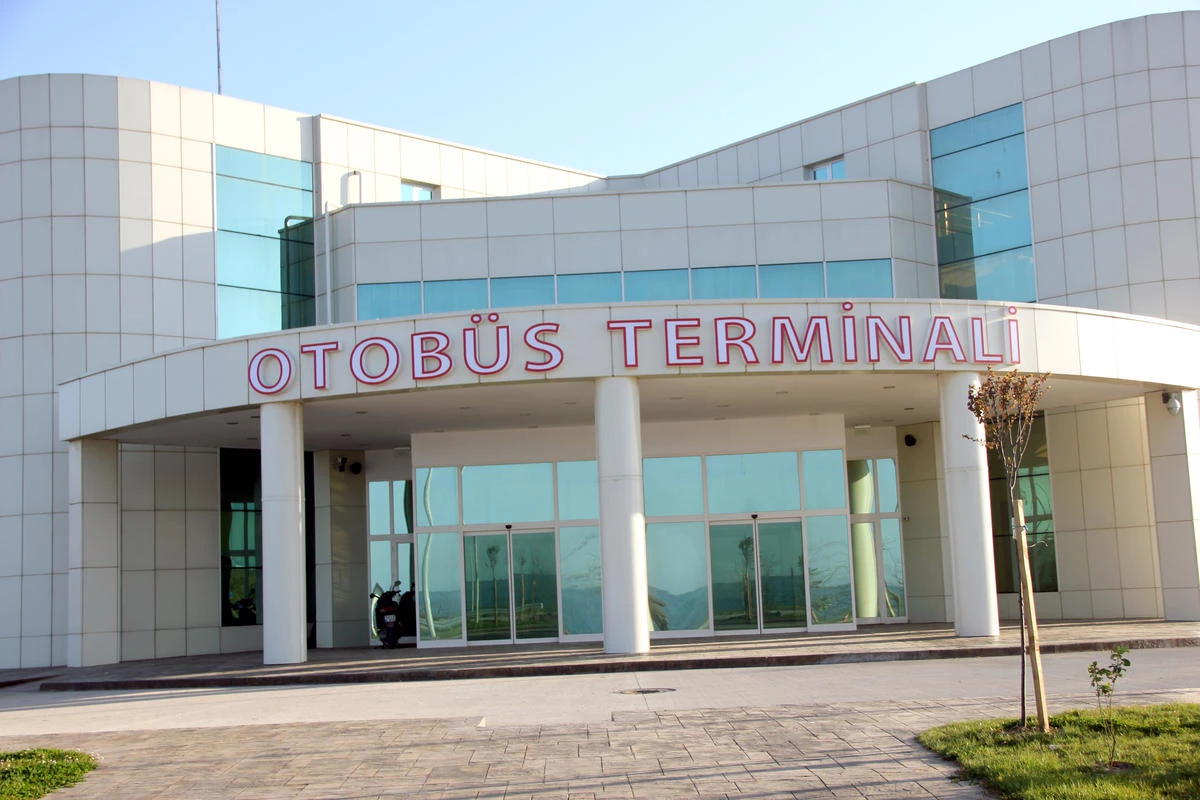 İdris Naim Şahin\'in İsmi Ünye Terminalinden Kaldırıldı