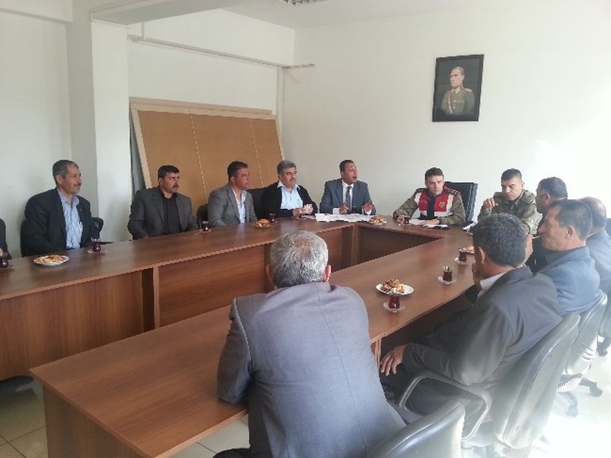 Jandarma, Yeni Seçilen Muhtarlarla Toplantı Yaptı