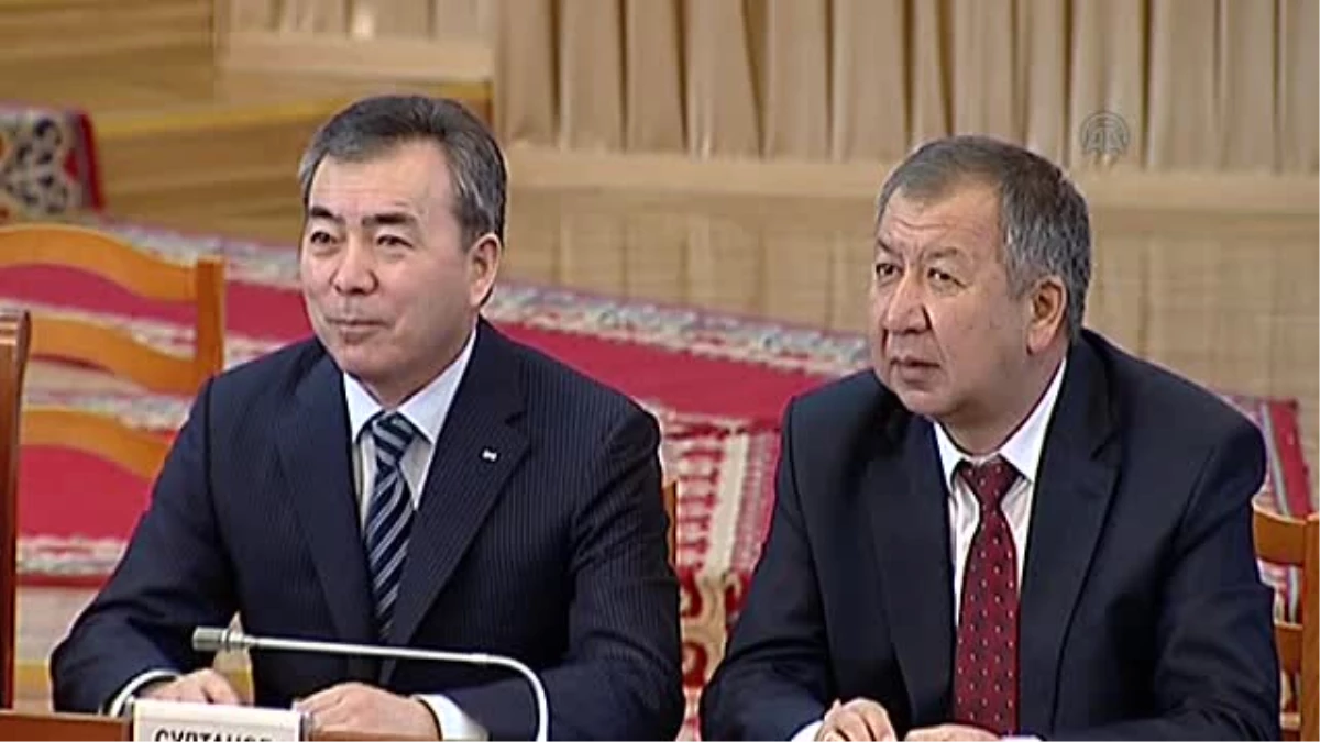 Kırgızistan\'da Yeni Kabine Yemin Ederek Göreve Başladı