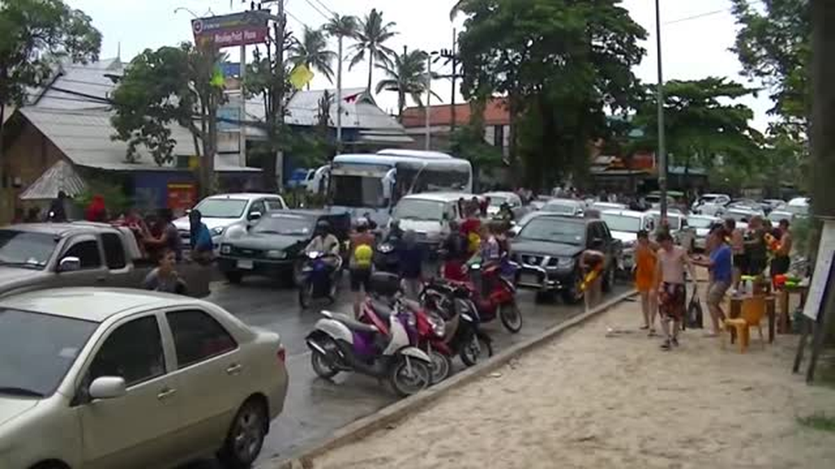 Laos\'da Nisan Ayında 3 Günlük Yılbaşı Tatili