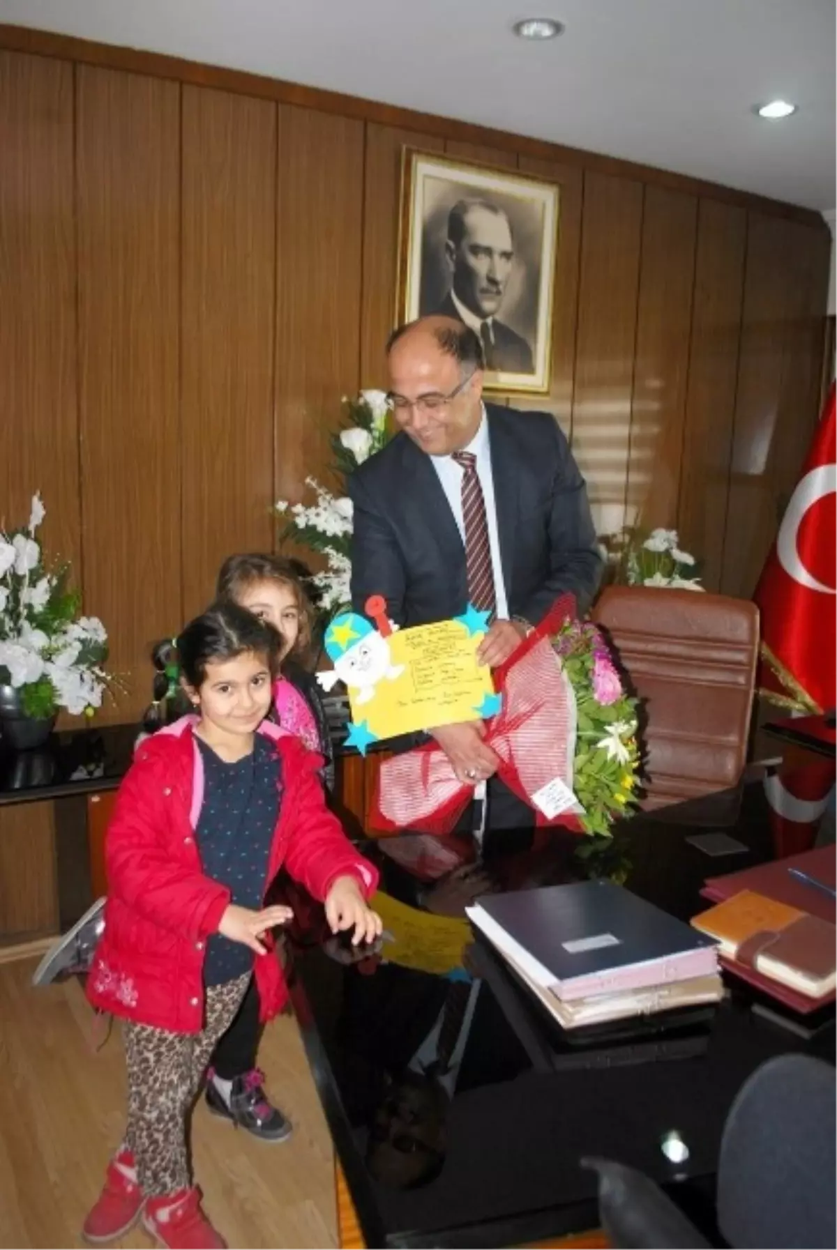 Minik Öğrenciler Emniyet Teşkilatını Ziyaret Etti