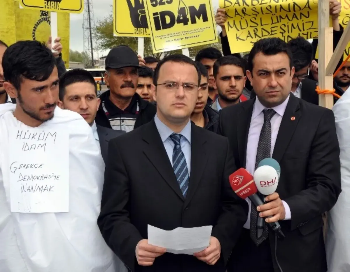 Mısır\'daki İdamlar Dar Ağacı ile Protesto Edildi