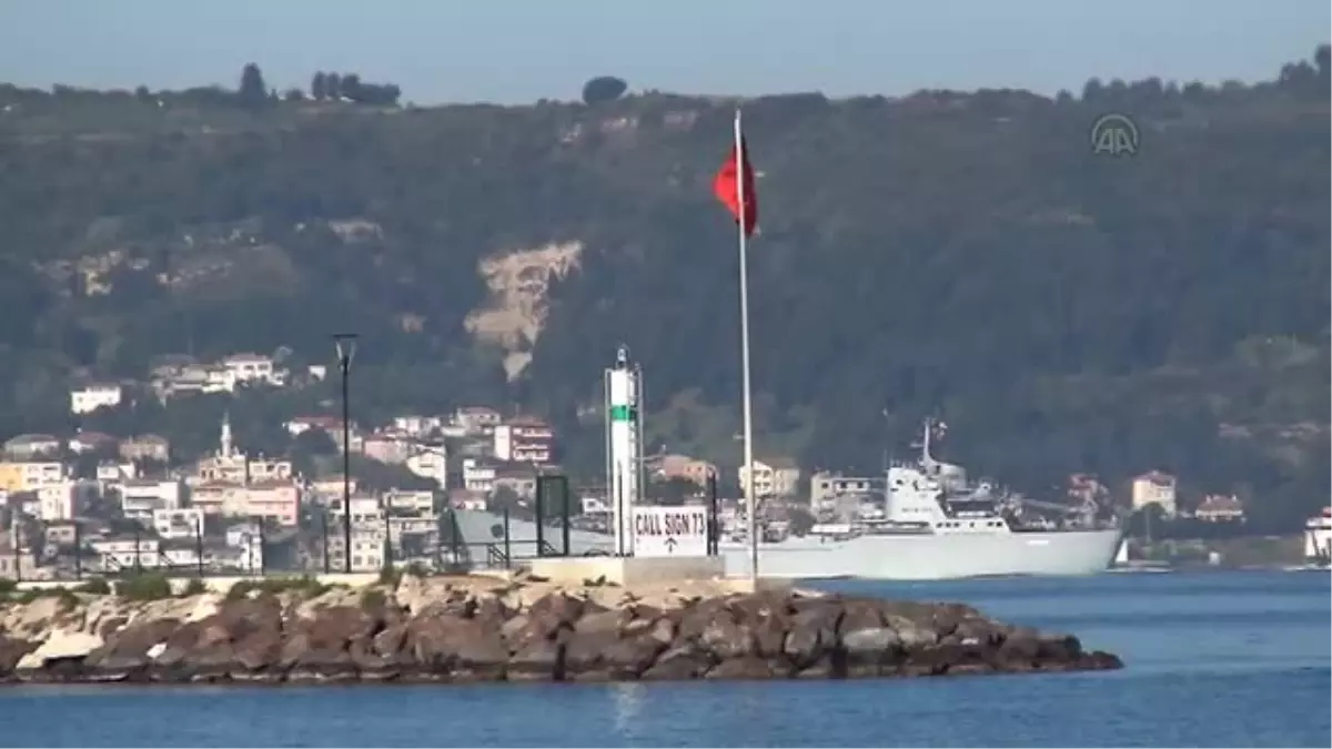 Rus Donanmasına ait iki gemi, Çanakkale Boğazı\'ndan geçti -