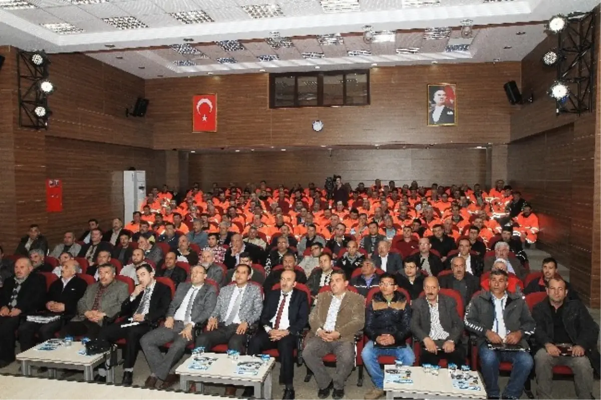 Sultangazi Belediyesi\'nden "İş Sağlığı ve Güvenliği" Semineri