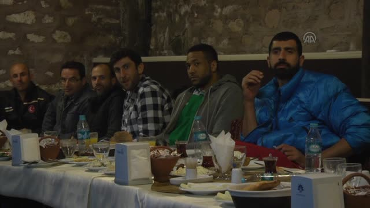 Torku Konya Selçuk Üniversitesi\'ne moral yemeği