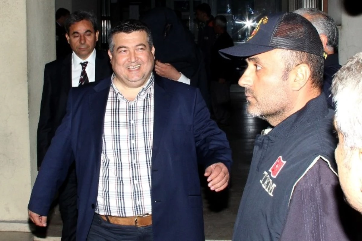 Adana\'da Yasadışı Dinlemeye 6 Tutuklama