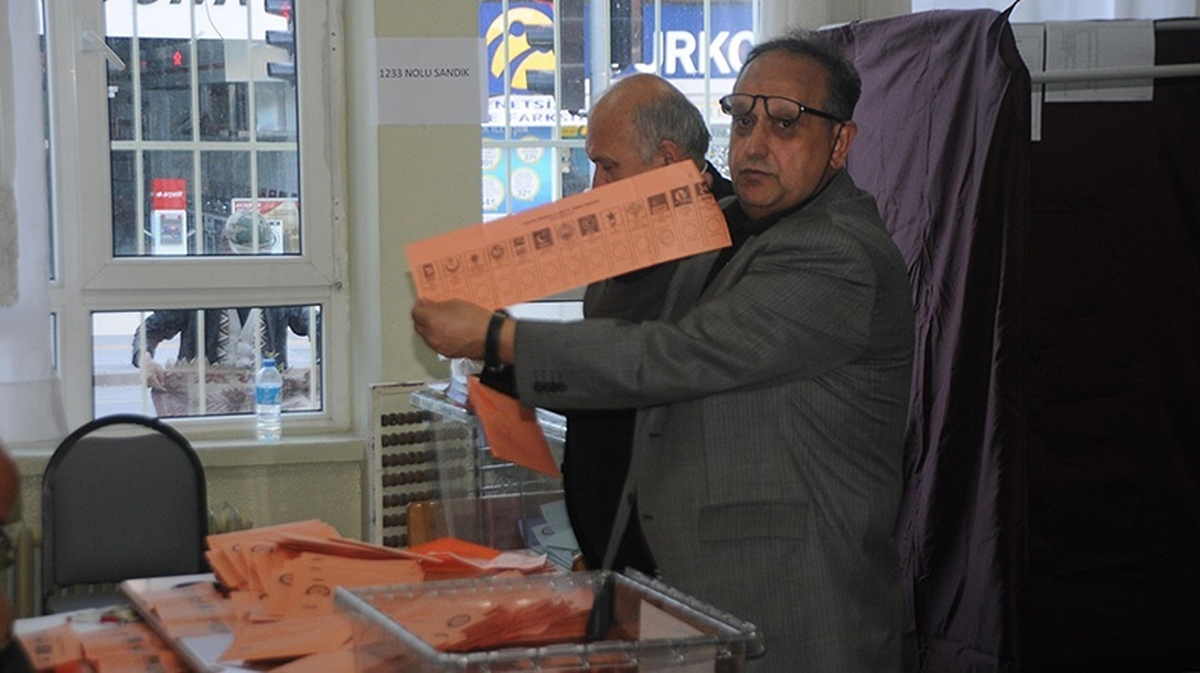 YSK, AK Parti\'nin Yalova İtirazını Kabul Etti
