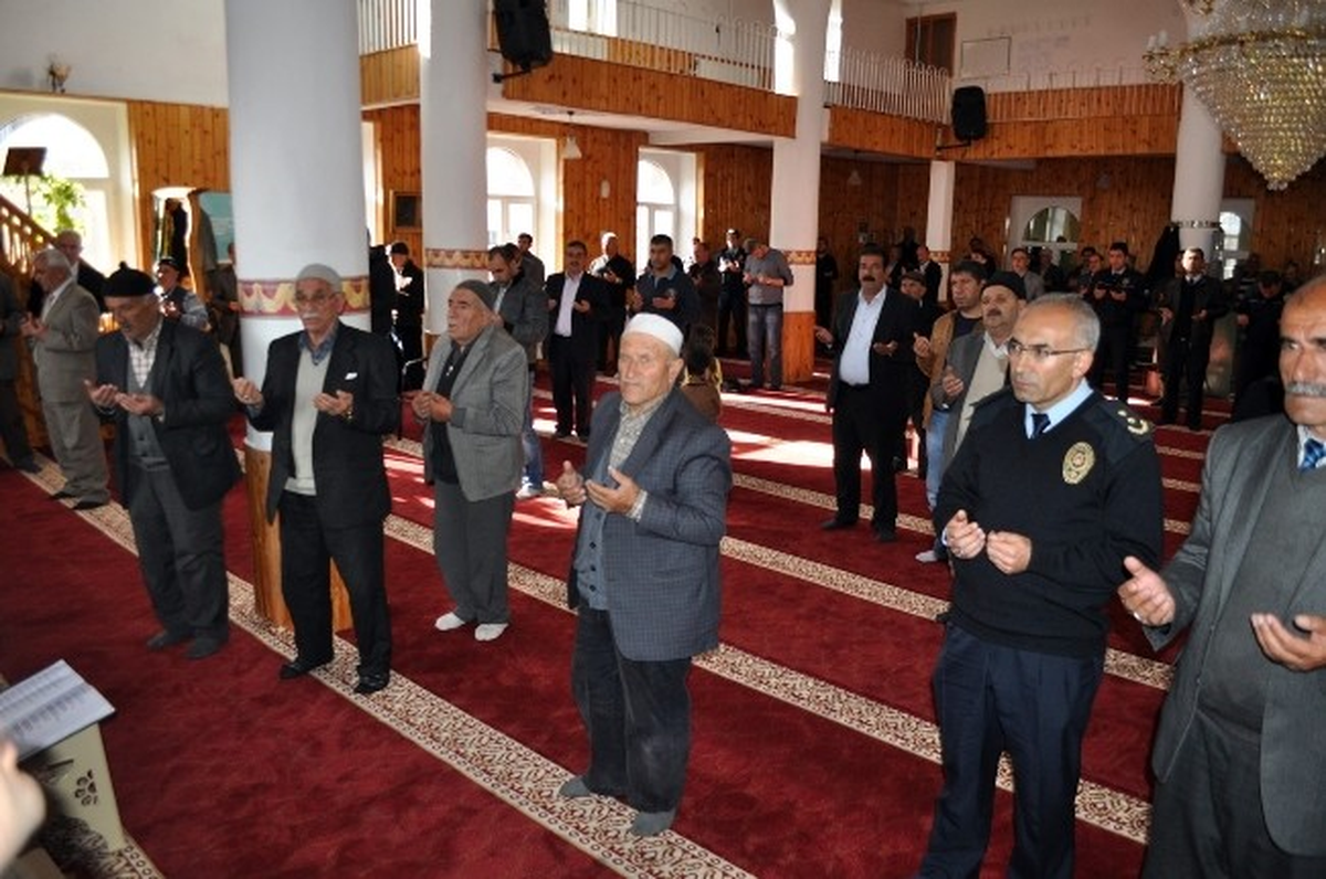 Adilcevaz\'da Şehit Polisler İçin Mevlit Okutulldu