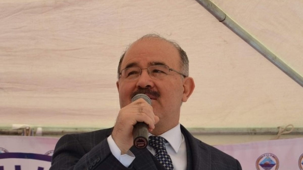 AK Parti\'li Çelik: Bekir Bozdağ\'a Saldırı Olduğunda Kılıçdaroğlu "Kınıyorum" Deme Erdemini...