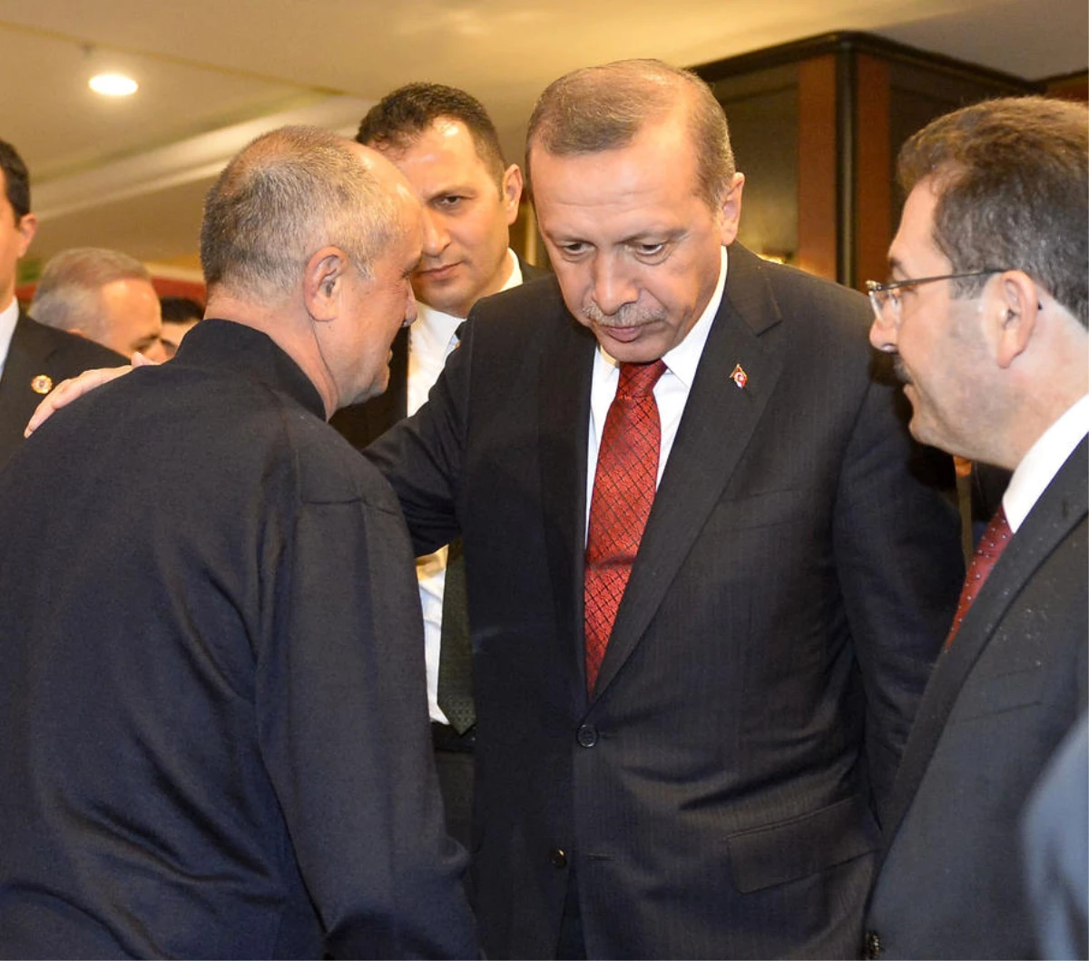 Başbakan Erdoğan\'dan Polislere Sürpriz Ziyaret
