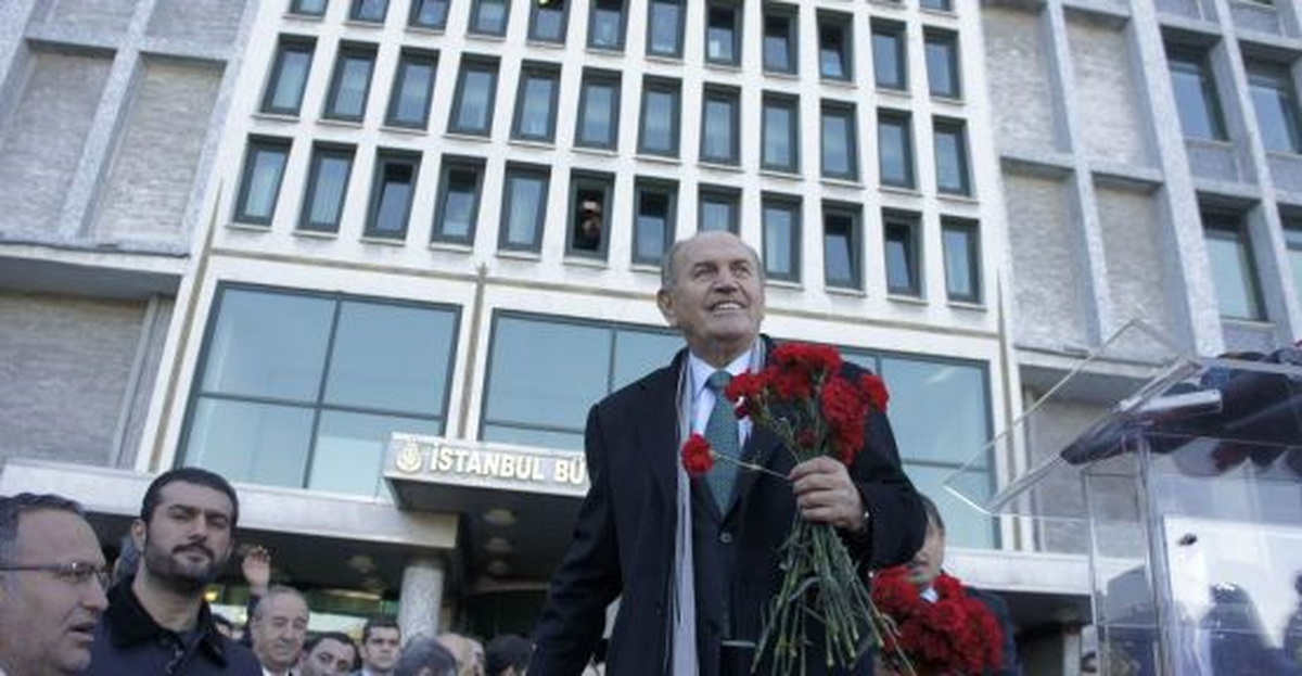 Başkan Topbaş, Fatih Belediyesini Ziyaret Etti