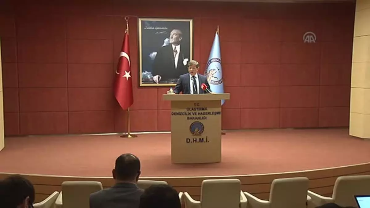 Dışişleri Bakanı Ahmet Davutoğlu açıklamalar