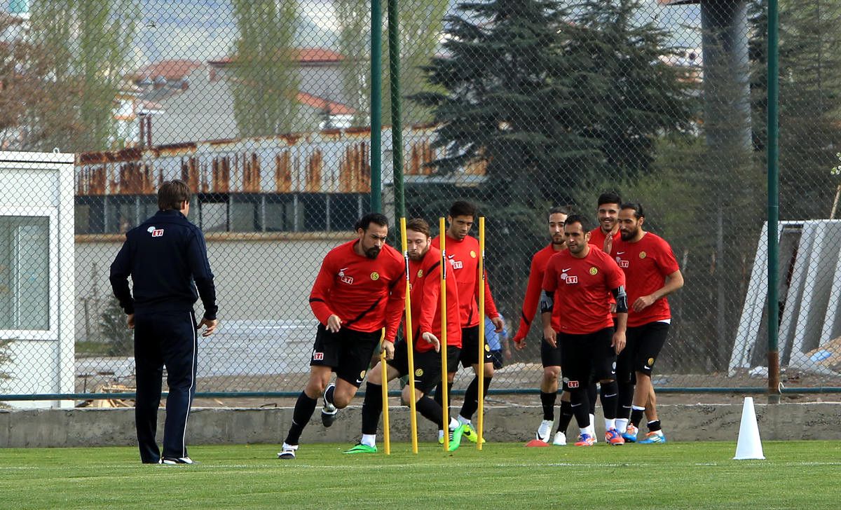 Eskişehirspor'da Trabzonspor Maçı Hazırlıkları Sürüyor