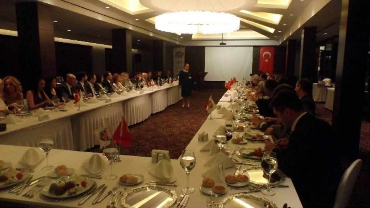 Gesiad\'dan "Atatürk İçimizden Biri" Toplantısı