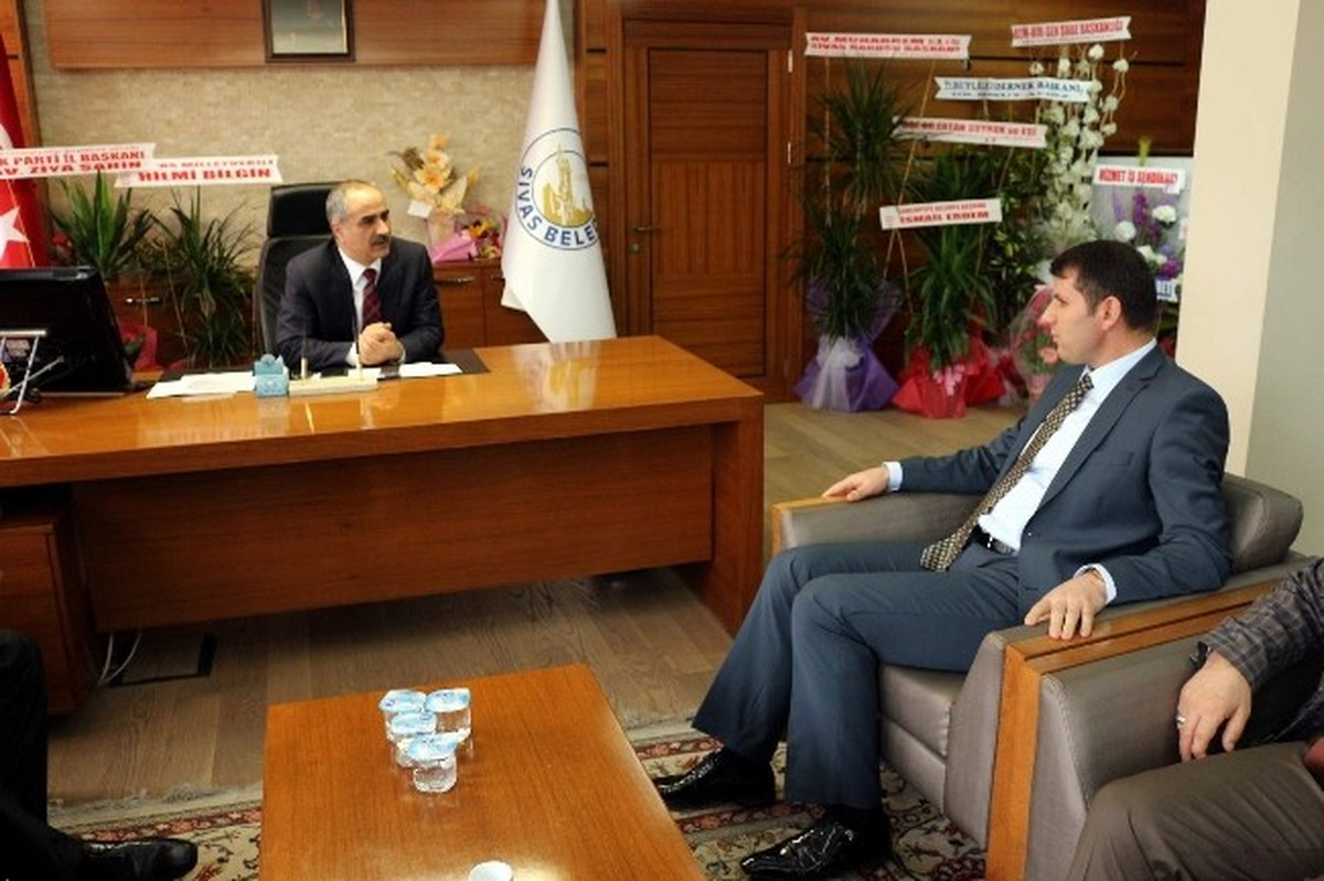 İl Özel İdaresi Genel Sekreteri Ayhan\'dan, Belediye Başkanı Aydın\'a Ziyaret